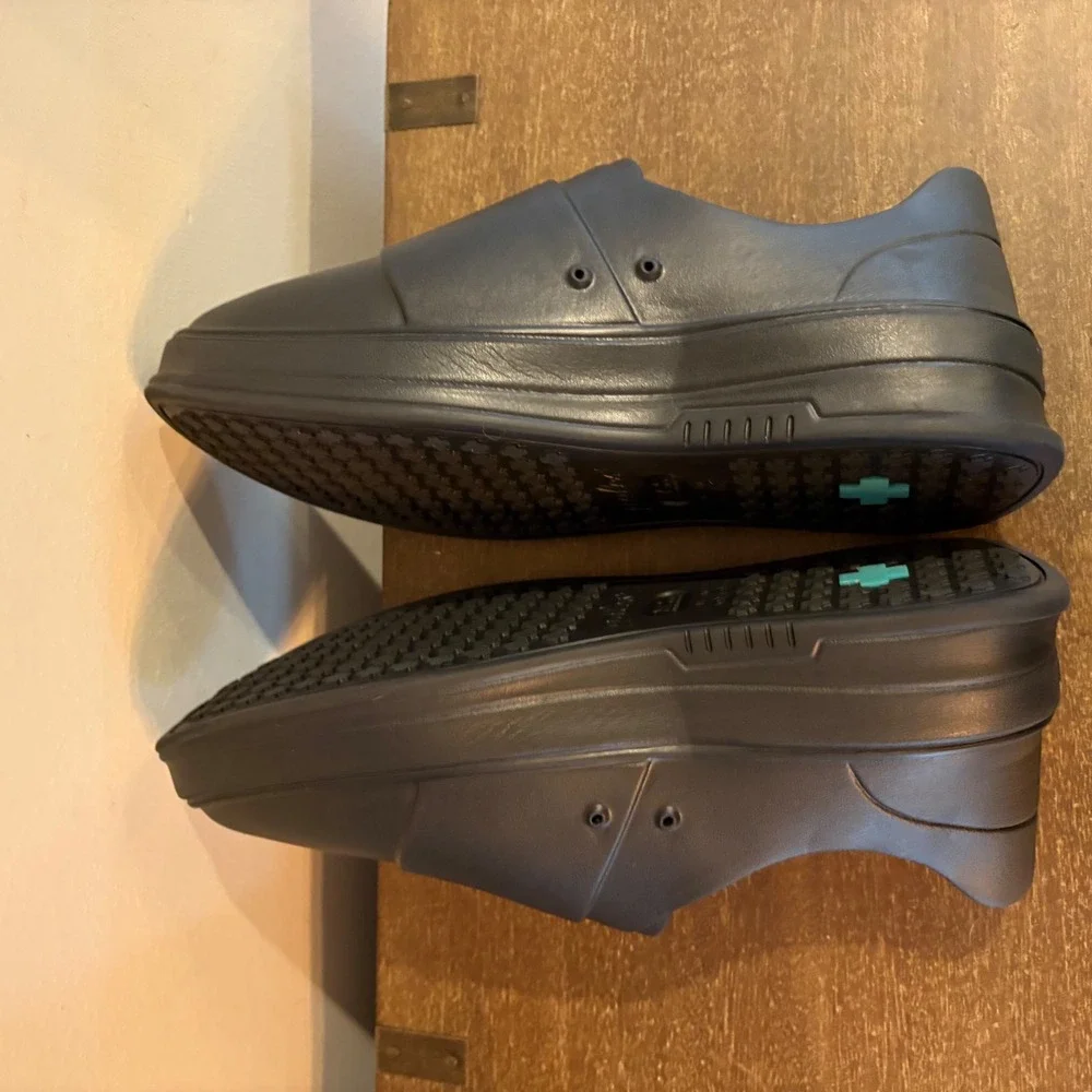 Gales‎ Frontline Mens 10.5 Black Nursing Shoes Slip On PPE Waterproof Clogs
